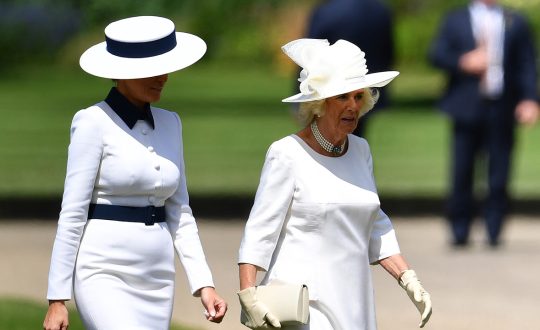 melania-trump-lodnon-outfit-white-dress-t