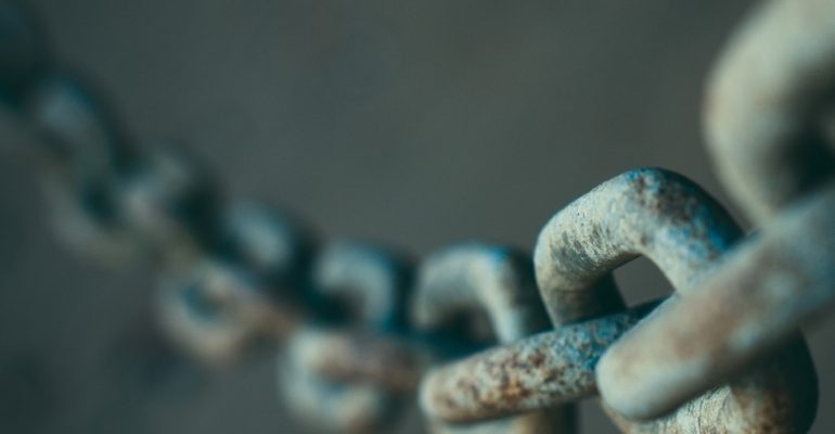 chains_depth_of_field